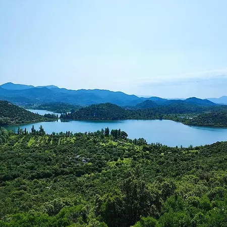 Mala Lalina 아파트